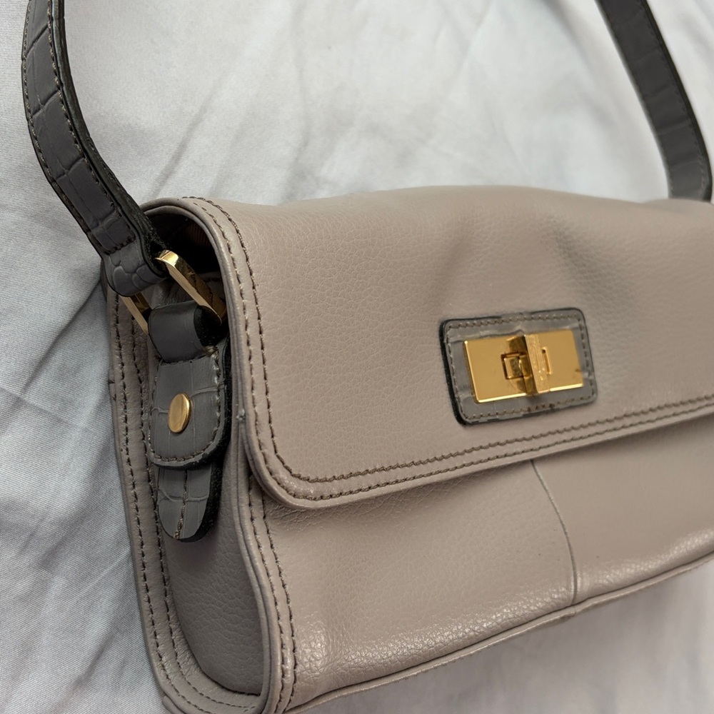 Isaac Mizrahi Live! lilac leather shoulder bag with gold hardware